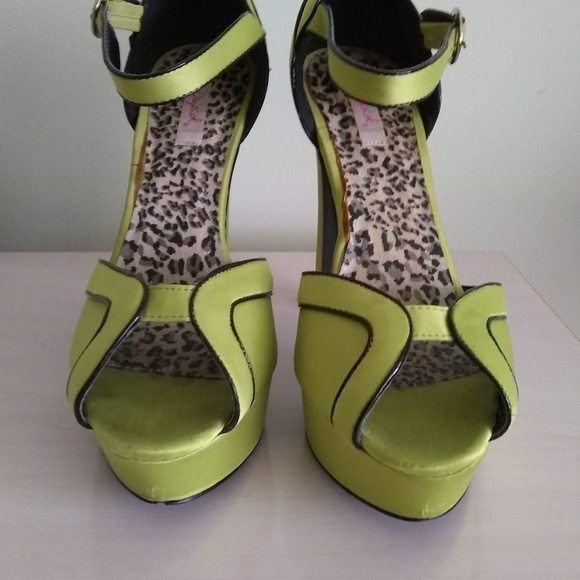 Platform Heels - Picture 2 of 6